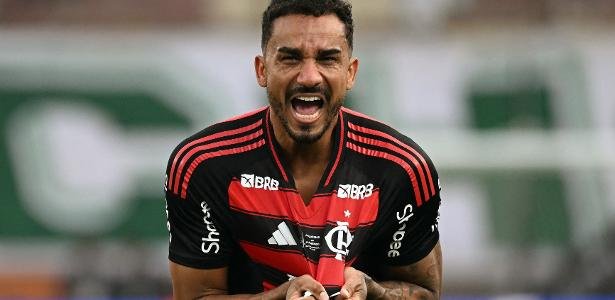 Flamengo acerta renovação de contrato com o zagueiro Danilo até 2027