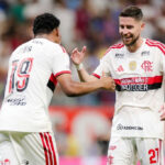 Flamengo domina o Bahia fora de casa e consolida a liderança