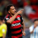 Flamengo garante permanência de Danilo com extensão de contrato até o fim do próximo ano