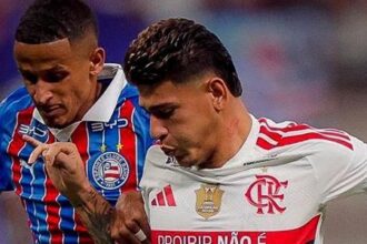 Flamengo supera desgaste físico, goleia o Bahia e consolida liderança