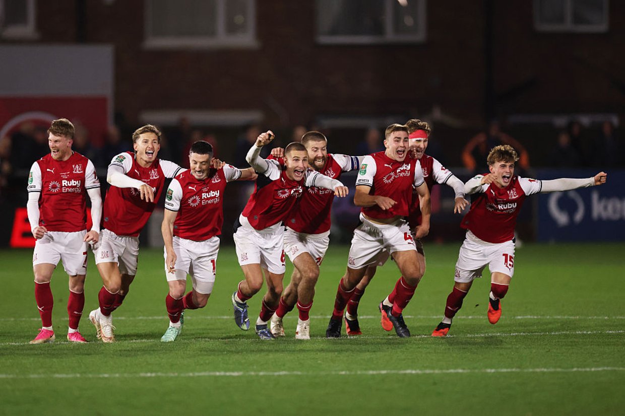 Fleetwood Town surpreende o Arsenal nos pênaltis na Copa da Liga