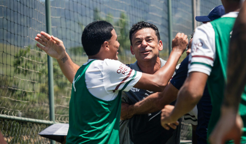 Fluminense intensifica treinos na Data Fifa com destaque de Castillo e elogios a Fábio