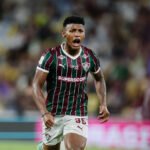 Fluminense supera o Internacional com virada nos acréscimos e cola no G4 do Brasileiro