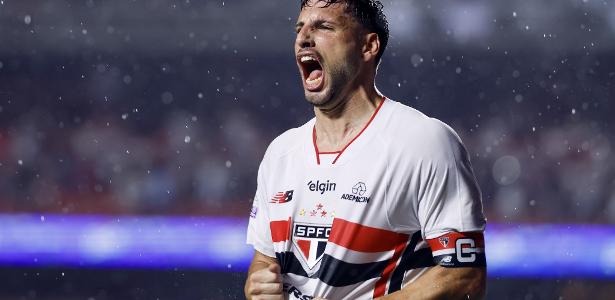 Futebol - São Paulo e Vasco medem forças no Morumbis pelo campeonato