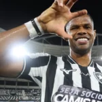 Futuro de júnior santos permanece em aberto no botafogo