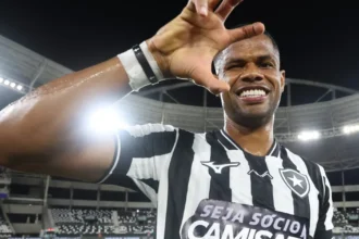 Futuro de júnior santos permanece em aberto no botafogo