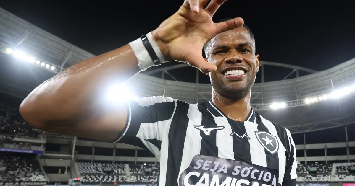 Futuro de júnior santos permanece em aberto no botafogo