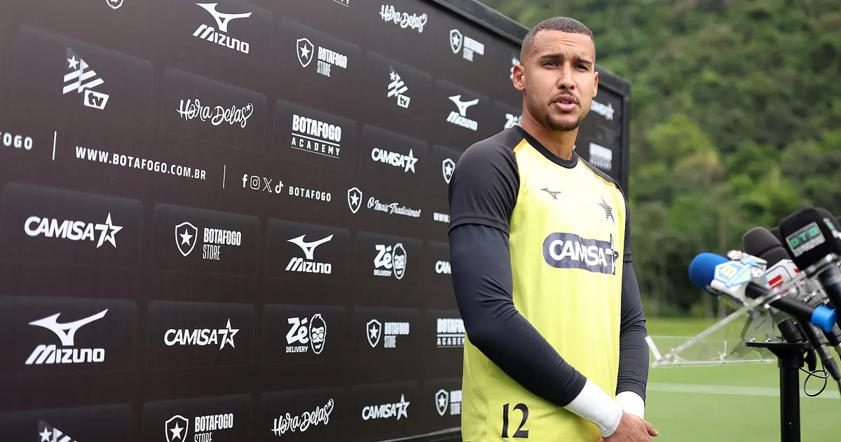 Gabriel Batista destaca união do Botafogo para buscar reação no campeonato