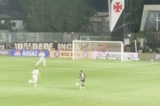 Gol da vitória do Vasco contra o Corinthians é destaque nas sociais