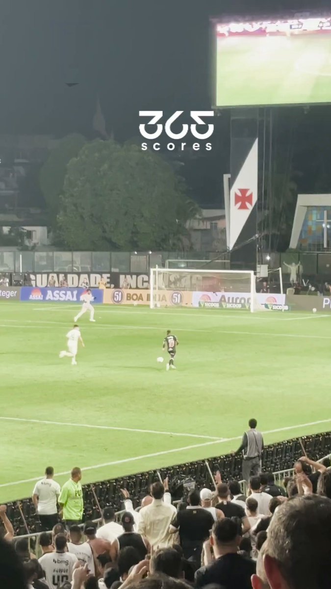 Gol da vitória do Vasco contra o Corinthians é destaque nas sociais