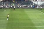 Goleiro Léo Jardim recebe apoio da torcida do Vasco em São Januário