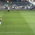 Goleiro Léo Jardim recebe apoio da torcida do Vasco em São Januário