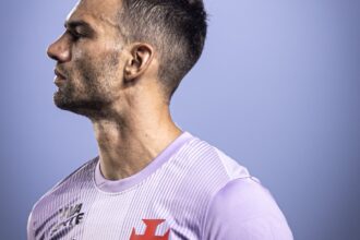 Goleiro Léo Jardim tem futuro incerto e Vasco projeta reforço para 2027