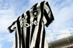 Governo permite venda de estoques de camisas de futebol com marcas de apostas