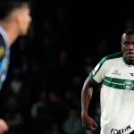Grêmio supera o Coritiba nos acréscimos e movimenta a parte inferior do Brasileirão