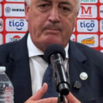Gustavo Alfaro gera polêmica ao citar derrota do Olimpia para o Vasco