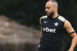 Hélio de La Peña analisa momento de Arthur Cabral no Botafogo