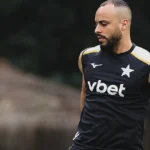 Hélio de La Peña analisa momento de Arthur Cabral no Botafogo