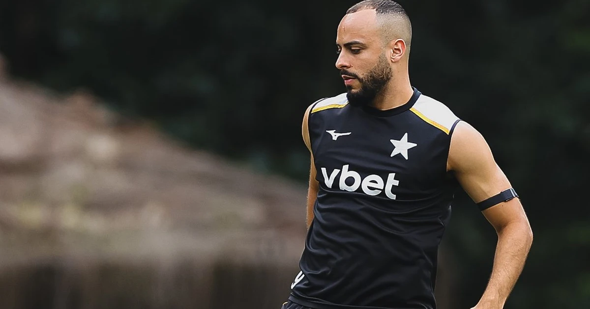 Hélio de La Peña analisa momento de Arthur Cabral no Botafogo