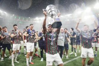 Hércules comemora aniversário e recebe homenagem oficial do Fluminense