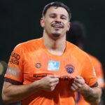 Hugo Moura vive fase artilheira impressionante no futebol do exterior