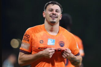 Hugo Moura vive fase artilheira impressionante no futebol do exterior