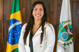 Índia Armelau consolida votação recorde e garante novo mandato na Alerj