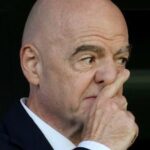 Infantino pede desculpas por projeto de venda da Copa do Mundo sob forte pressão