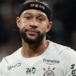 Insatisfação cresce no Corinthians com postura e desempenho de Memphis Depay