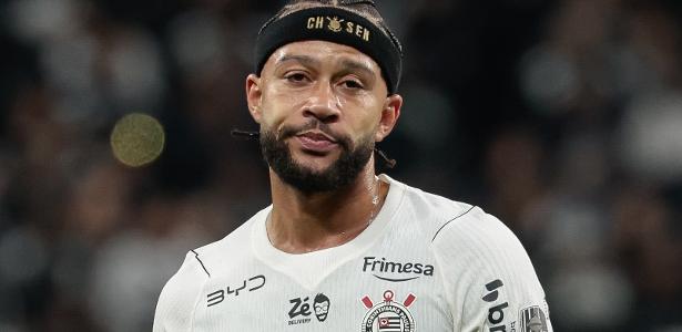 Insatisfação cresce no Corinthians com postura e desempenho de Memphis Depay
