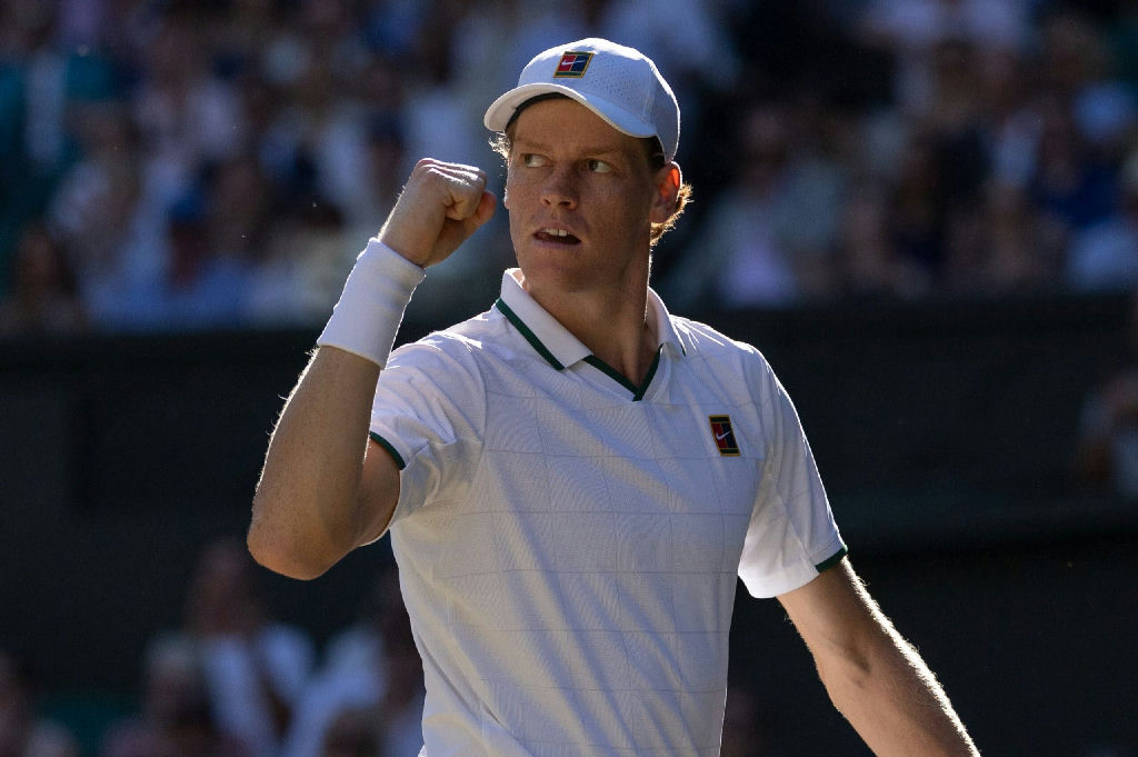Jannik Sinner avalia extensão de parceria com técnico Darren Cahill até Roland Garros