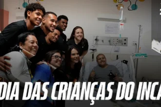 Jogadores do Botafogo visitam pacientes pediátricos do INCA em ação especial
