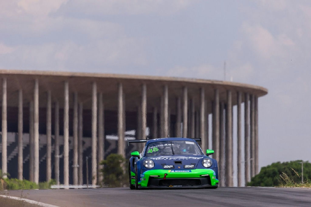 Jose Moura Neto e Matheus Iorio lideram segundo treino livre da Porsche Cup em Brasília