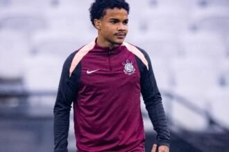 Kaio César ganha vaga de titular no Corinthians para duelo contra o Mirassol