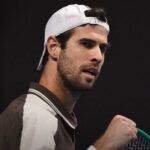 Karen khachanov estreia com vitória e avança no atp 250 de almaty