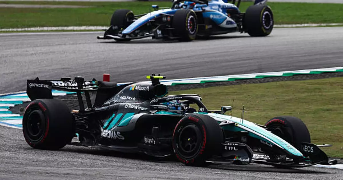 Kimi Antonelli lidera treino final na Malásia com domínio da Mercedes