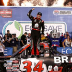Layne Riggs domina Charlotte e acirra disputa pelo título da NASCAR Truck Series