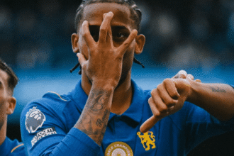 Lesão no joelho tira João Pedro do Chelsea para clássico com Tottenham