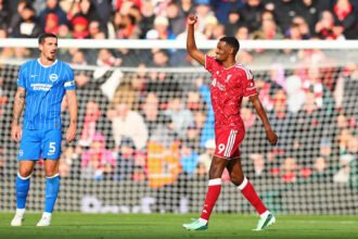 Liverpool bate o Brighton sob seus domínios e alcança o G4 do Campeonato Inglês