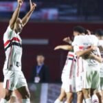 Lucas retorna ao time titular do São Paulo após meses afastado