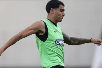 Lucas Villalba retorna aos relacionados do Botafogo para partida
