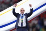 Luis de La Fuente é consagrado como o melhor treinador de futebol do mundo