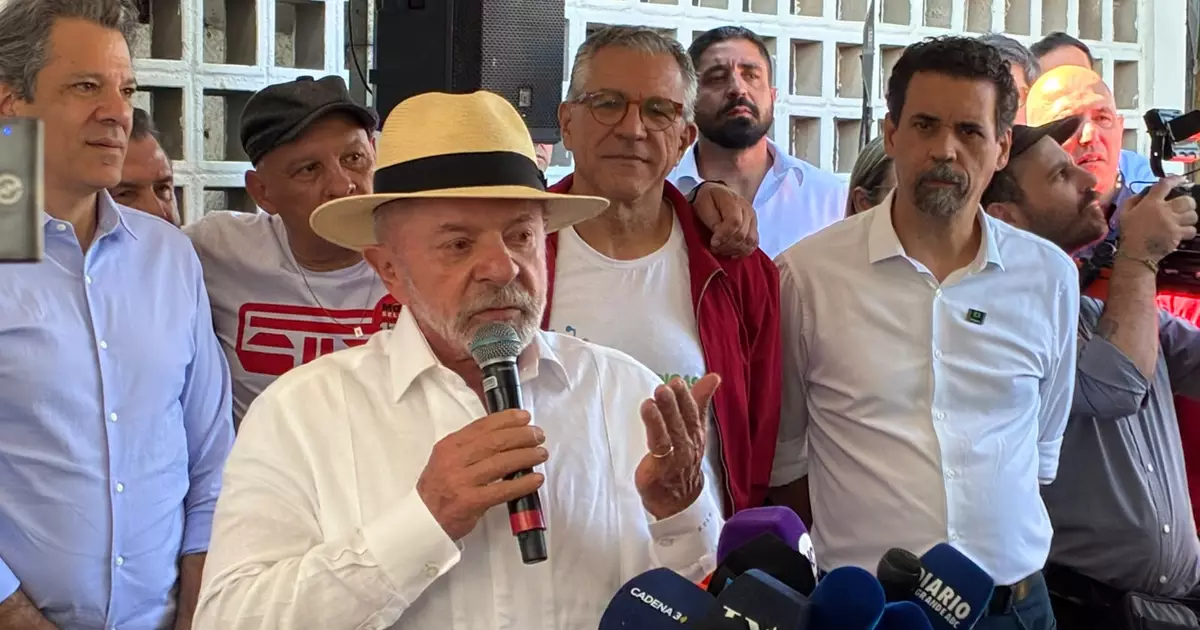 Lula defende reforma no STF e critica política de armamento após votar em São Bernardo