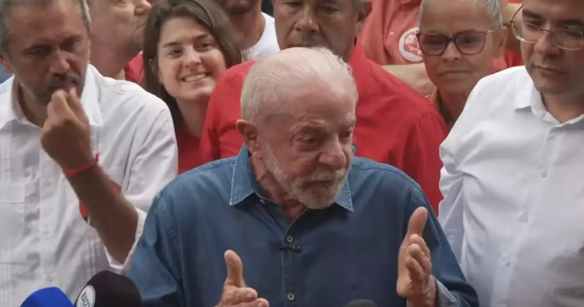 Lula mobiliza militância em São Paulo e cobra posicionamento sobre jornada de trabalho
