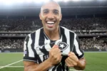 Marçal celebra vitória do Botafogo e destaca privilégio de defender o clube
