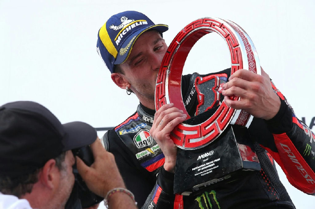 Marco Bezzecchi encerra jejum e lidera domínio histórico da Aprilia na Indonésia