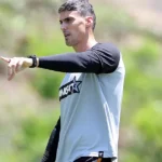 Matheus Bachi assume comando do Botafogo em duelo contra o Coritiba