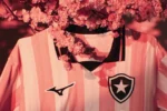 Mil camisas rosa do botafogo são vendidas nas primeiras horas de lançamento
