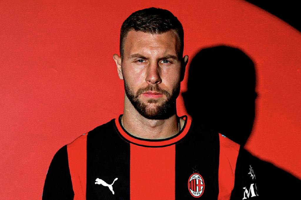 Milan garante permanência de defensor sérvio com contrato de longo prazo