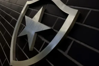 Ministério Público questiona valores pagos a administradores da SAF do Botafogo